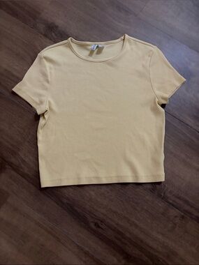 Women’s Short-Sleeve Crewneck Top - Light Yellow
